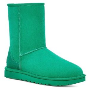 UGG Classic Short II Boots in Emerald Green Size 6